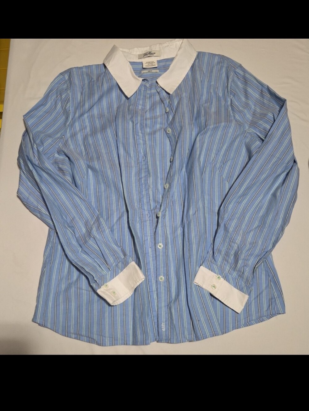 Van heusen women's 2X blue striped button Blouse #16
